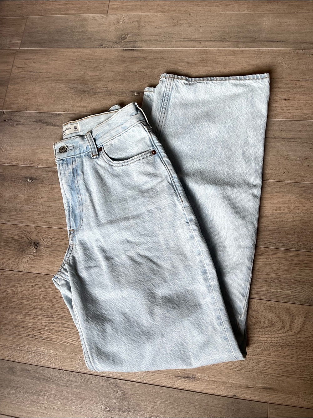 Abercrombie & Fitch loose high rise light blue denim jeans